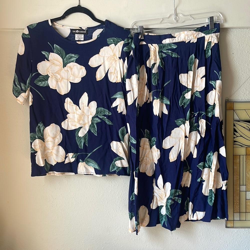 2 piece Green skirt and blouse set main image 1